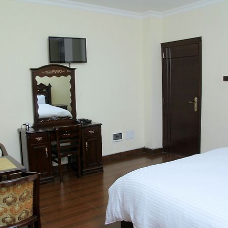 Bnow Hotel Addis Ababa Bagian luar foto