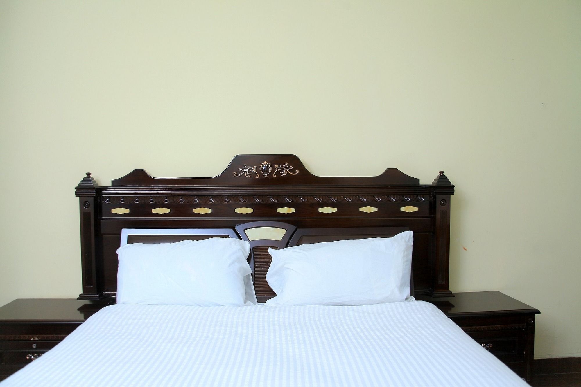 Bnow Hotel Addis Ababa Bagian luar foto